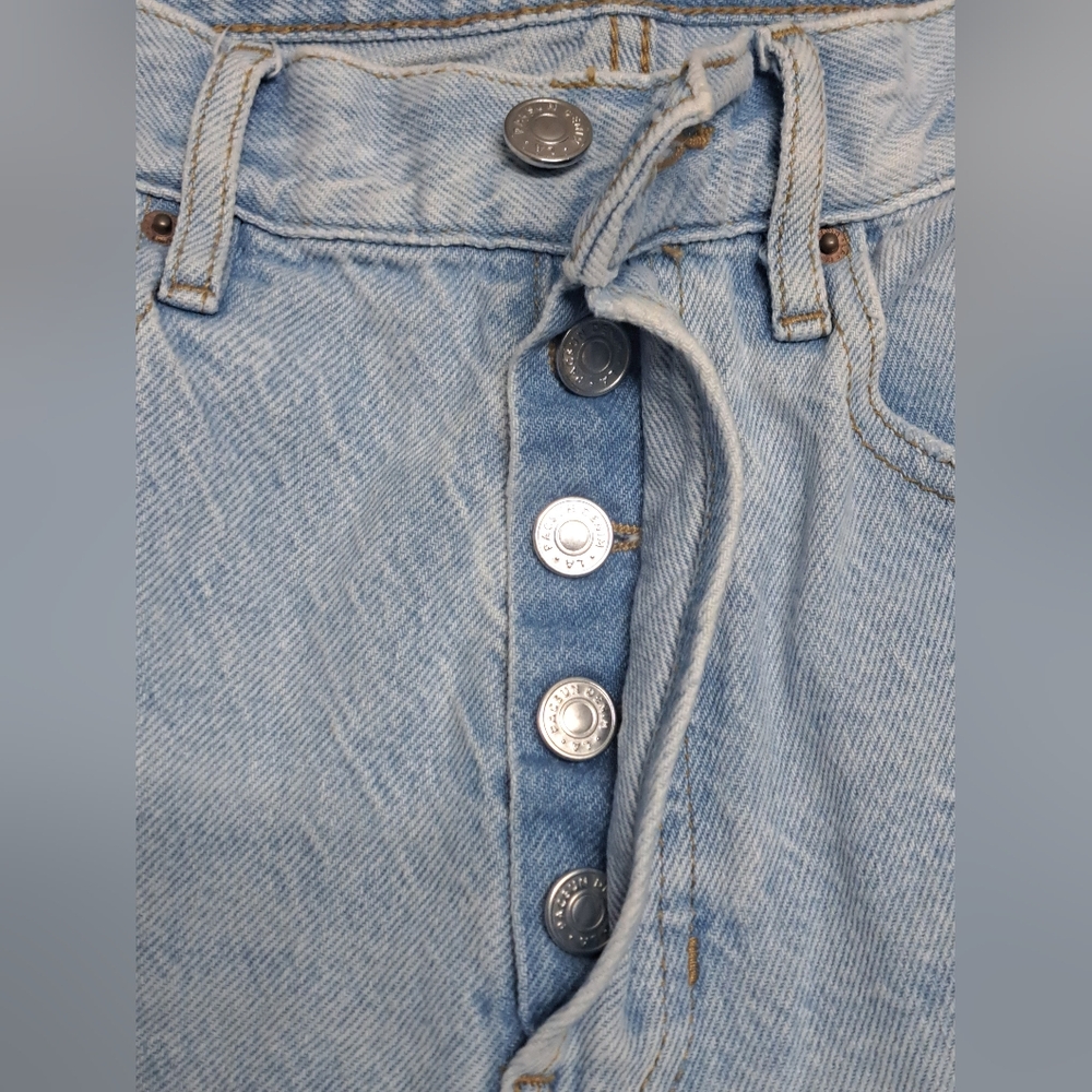 PacSun Women’s Dad Jeans Size 26 Light Wash Distressed High Rise 5 Button Fly - Picture 10 of 13